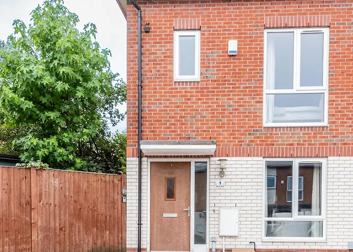 Modern House 2 Bedroom 5 Beds