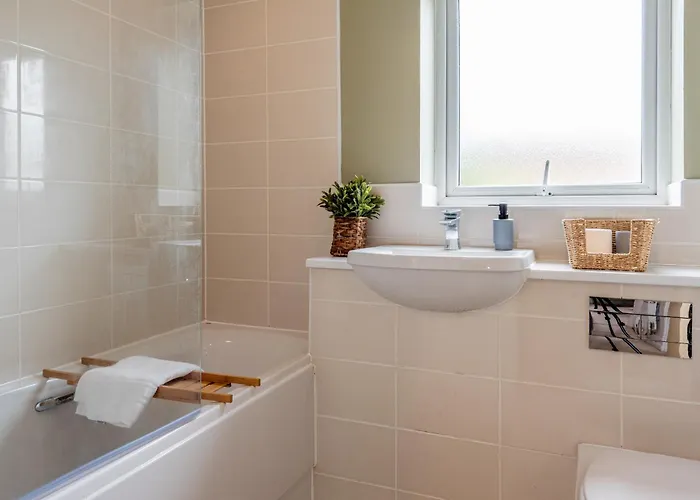 Modern House 2 Bedroom 5 Beds * Manchester