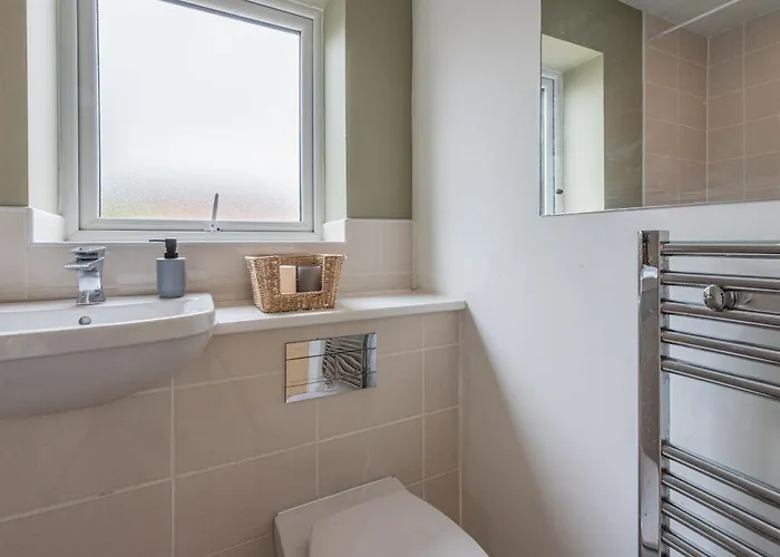 Modern House 2 Bedroom 5 Beds Prázdninový dům Manchester