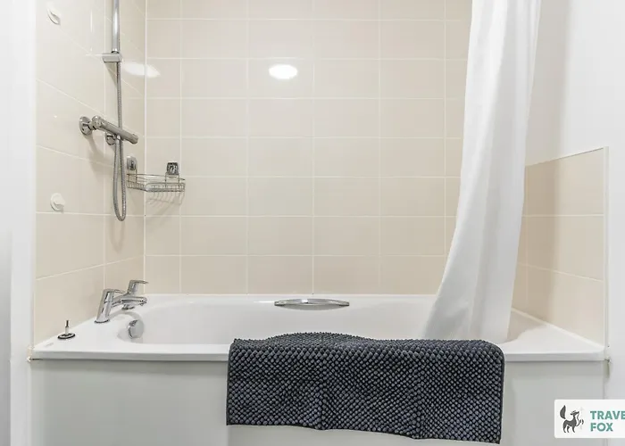 Casa vacanze Centre House Etihad And Parking