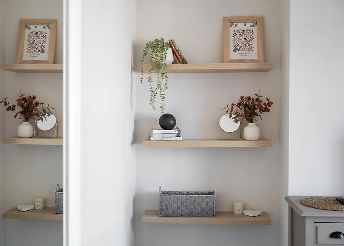 Three Bedroom House By Brookland Serviced Short Lets With Free Wifi 아파트 *