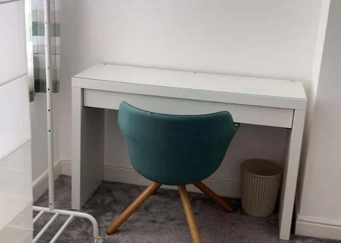 Campus & Coop Cozy Terrace *