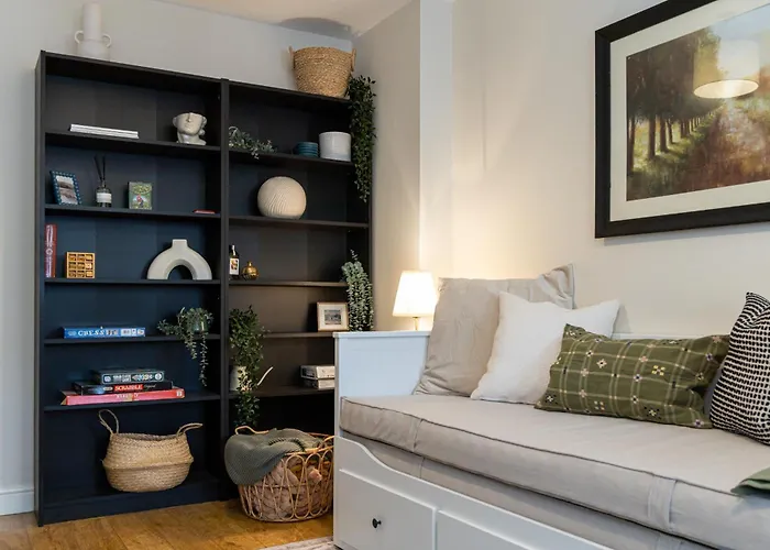 Luxury Spacious 3-bed Oasis Just 10 Mins From Centre With Free Parking * Manchester