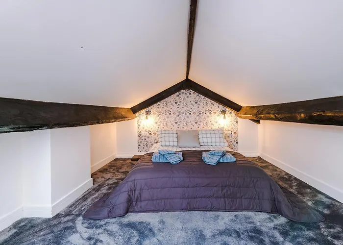 Ferienhaus Stunning 3br Townhouse, Terrace, Games, Free Parking Manchester