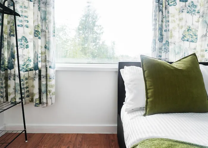 Spacious 3br Near Etihad And Coop Live - Free Parking! Сasa de vacaciones