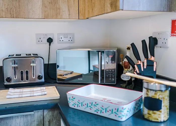 Stunning 3br Townhouse, Terrace, Games, Free Parking Dom wakacyjny Manchester