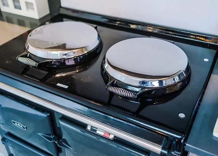 Stunning 3br Townhouse, Terrace, Games, Free Parking Ferienhaus *