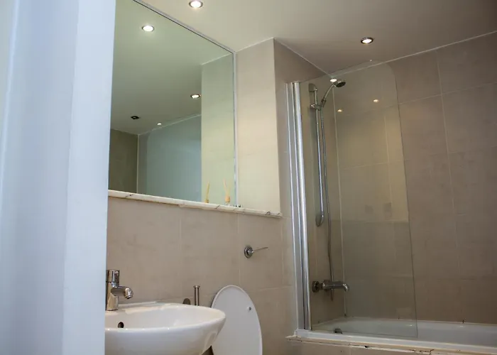 Modern 2 Bed Center * 맨체스터