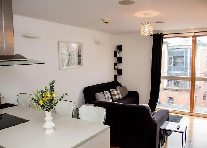 Modern 2 Bed Center * Manchester