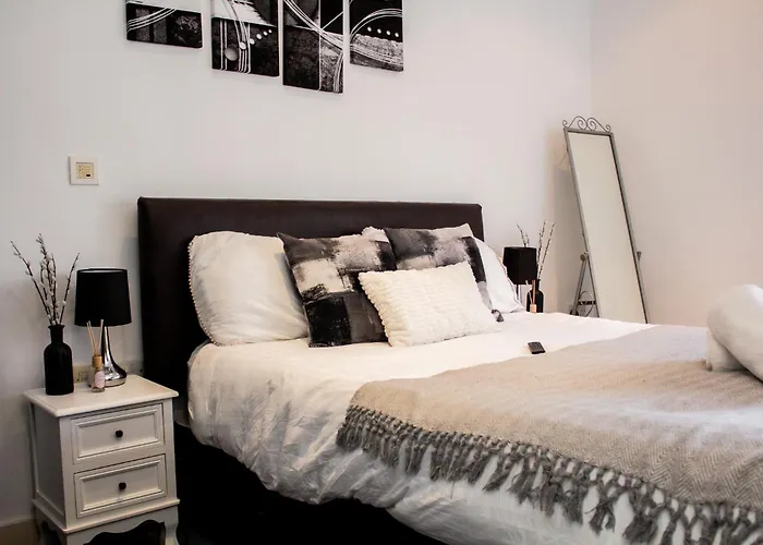 Modern 2 Bed Center 아파트 *