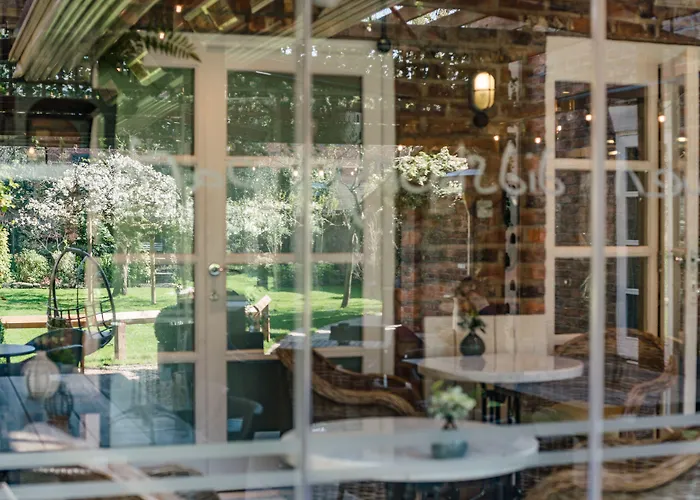 Eleven Didsbury Park 4*