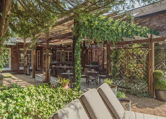 Отель Eleven Didsbury Park