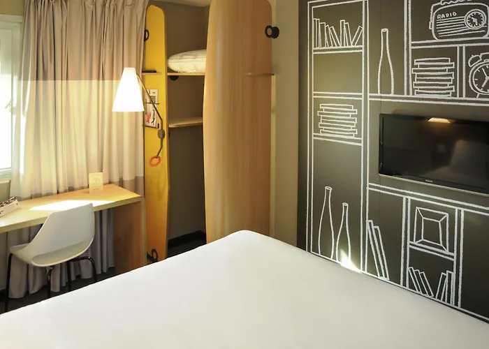 Ibis Centre Princess Street 3*