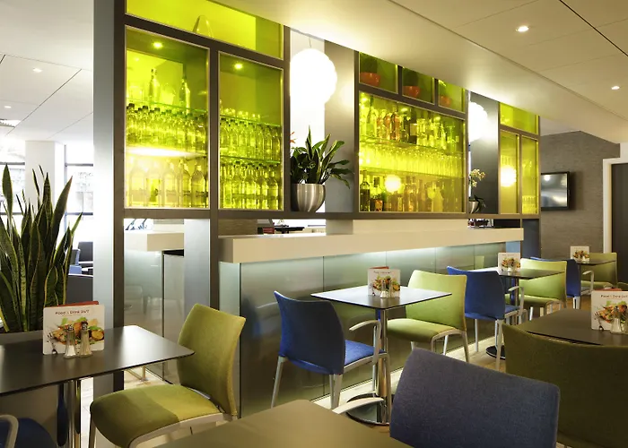 Ibis Centre Princess Street 3*