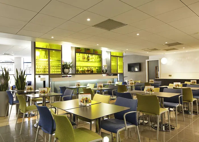 Ibis Centre Princess Street 3*