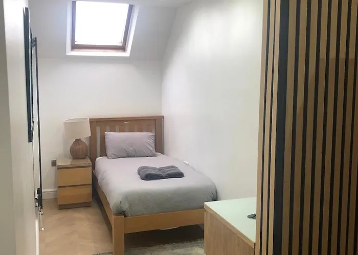 Hendham House - Near Etihad Stadium, Coop Live Arena, Ao Arena, Piccadilly Train Station & Centre מנצ'סטר