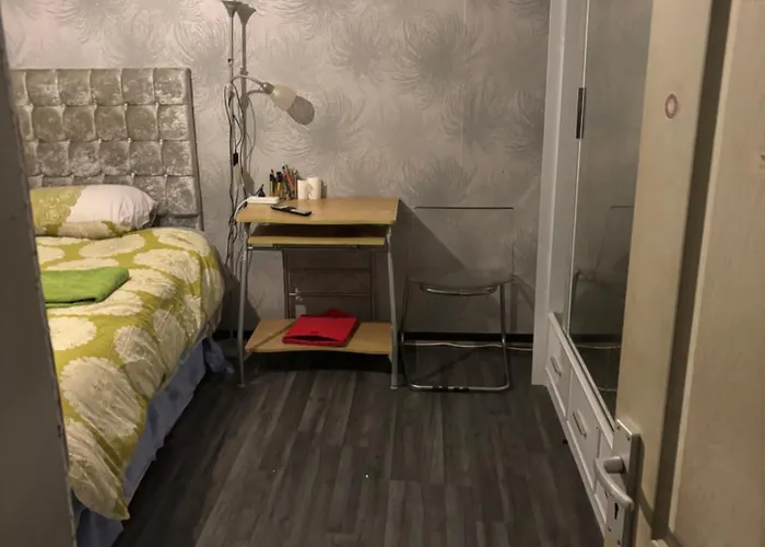 Female&family Single, Double And King Size With Shared Bathroom Habitación en casa particular Mánchester