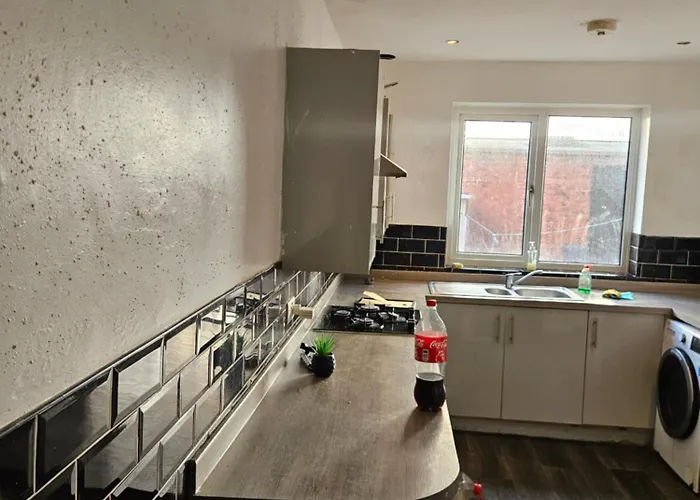 28 Decent Homes Проживание в семье *