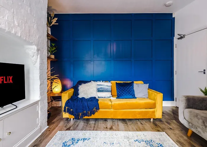 Spacious 4br With 3 Baths, * 맨체스터