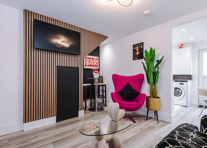 Minutes To The Coop Live Arena & Etihad Stadium - Free Parking With Ev Charger