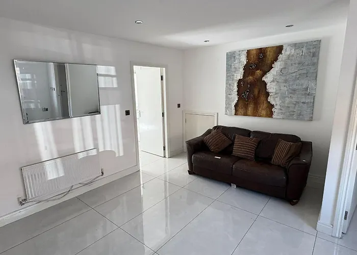 Semesterbostad House - Sleeps 5 Private Parking & Pets Allowed