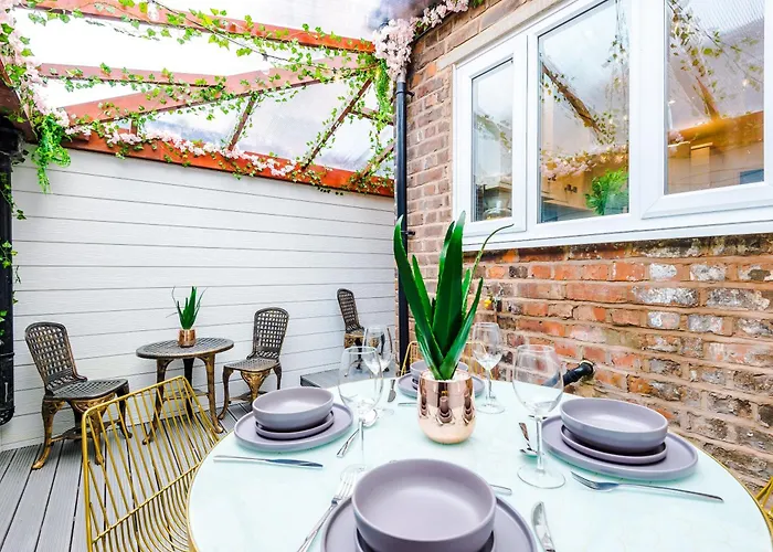 Stunning 5bed 3bath House, Parking, * 맨체스터