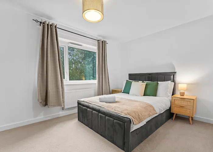 別荘 3 Bedroom House With 5 Beds And Parking 18lw *