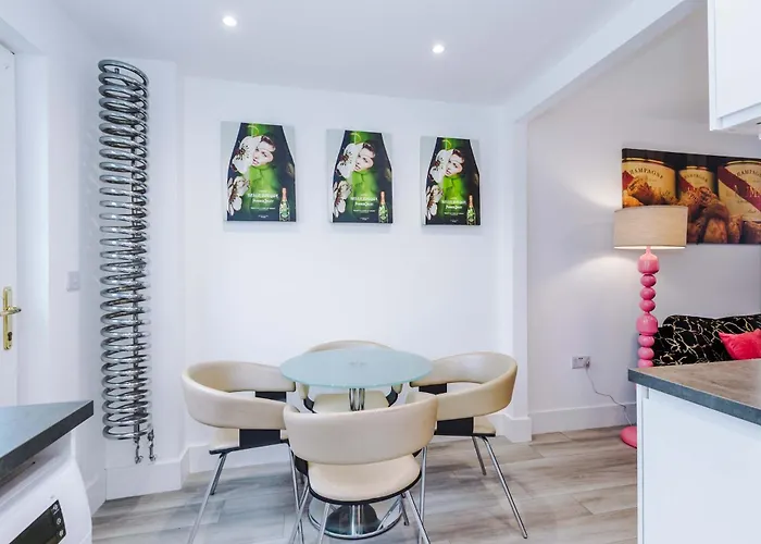 Minutes To The Coop Live Arena & Etihad Stadium - Free Parking With Ev Charger * Manchester