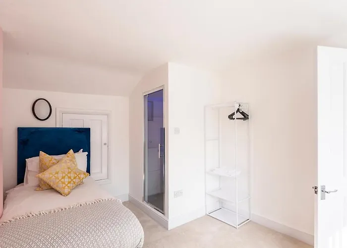 Spacious 3br Family With Big Garden Holiday home