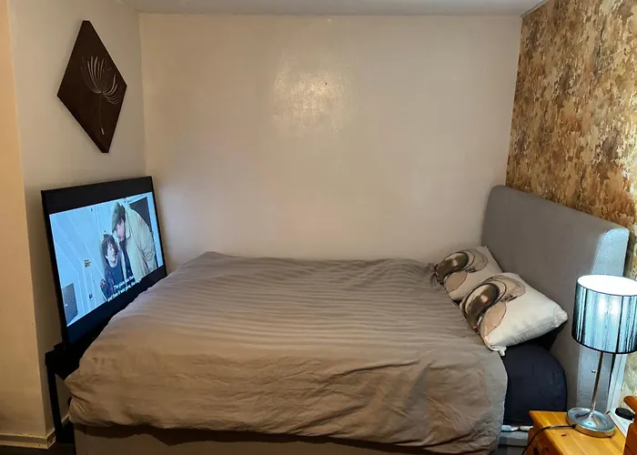 Female&family Single, Double And King Size With Shared Bathroom Habitación en casa particular Mánchester