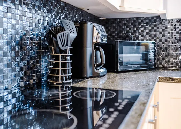 Stunning 5bed 3bath House, Parking, * 맨체스터