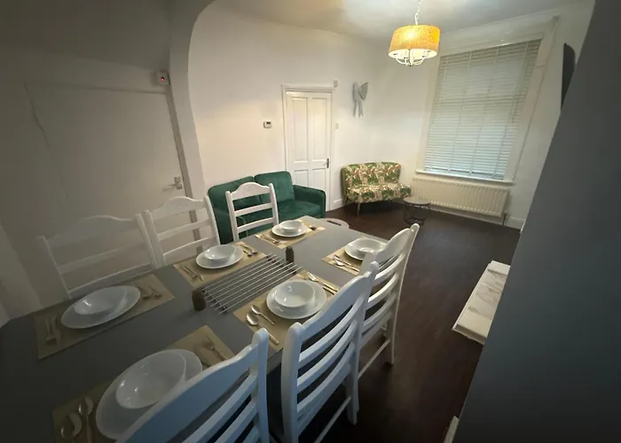 Cambridge House بيت للعطل