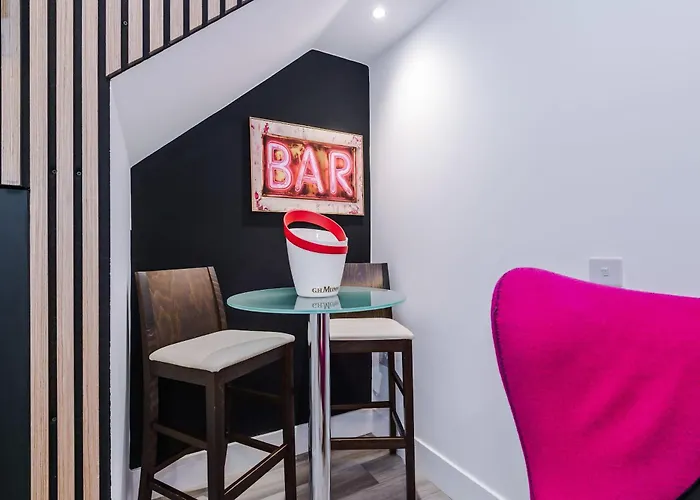 Minutes To The Coop Live Arena & Etihad Stadium - Free Parking With Ev Charger Dom wakacyjny