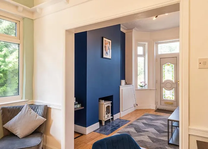 Spacious 3br Family With Big Garden Manchester