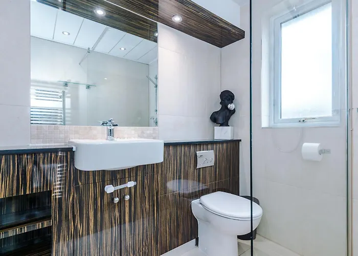 Minutes To The Coop Live Arena & Etihad Stadium - Free Parking With Ev Charger