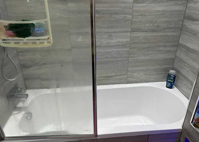 Female&family Single, Double And King Size With Shared Bathroom Alloggio in famiglia