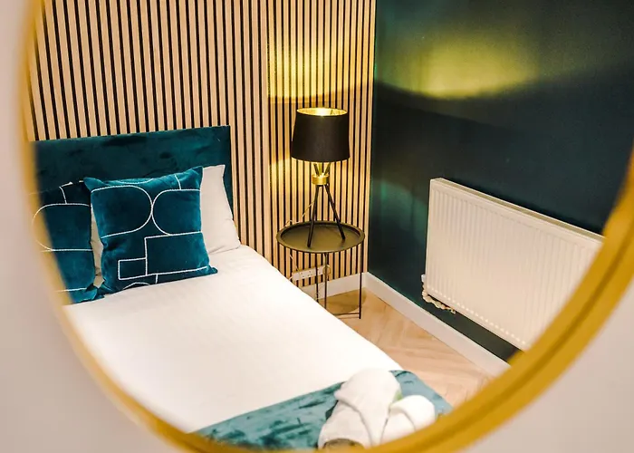 Stunning 5bed 3bath House, Parking, * 맨체스터