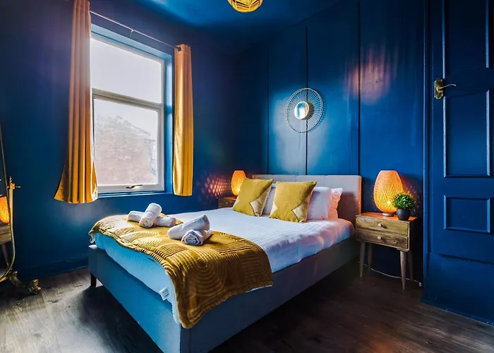 펜션 Spacious 4br With 3 Baths, 맨체스터