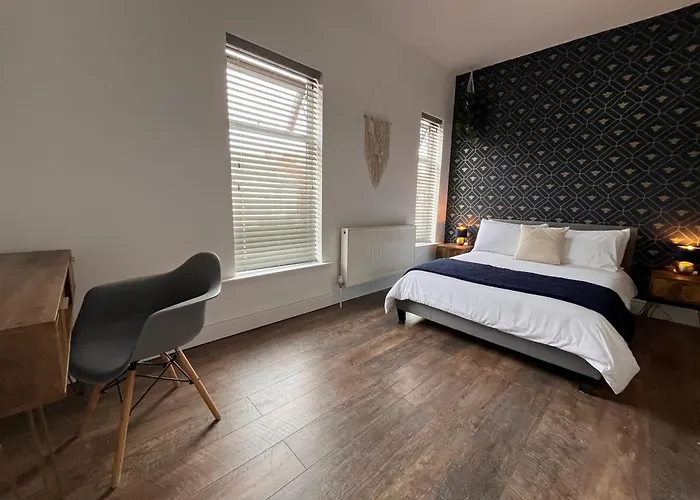 펜션 Stylish 5br 5ba In Salford Street Parking