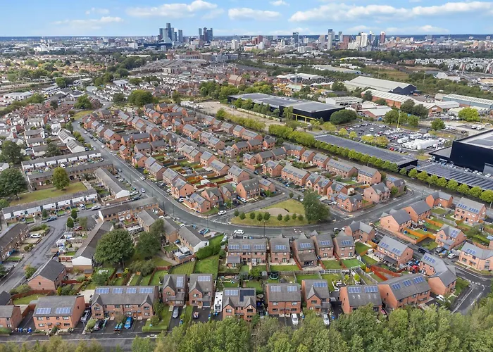 別荘 3 Bedroom House With 5 Beds And Parking 18lw マンチェスター