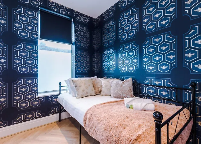 펜션 Stunning 5bed 3bath House, Parking,