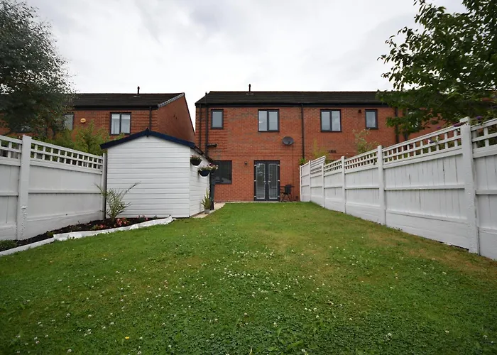 Modern 3br With Garden And Parking Mcr Дом отдыха