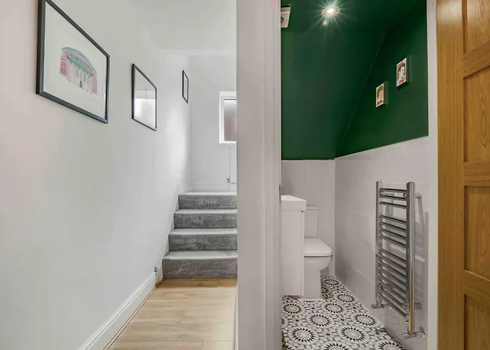 Guestready - Charming Retreat In Trafford