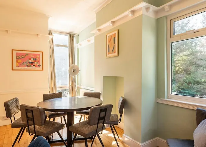 Spacious 3br Family With Big Garden * Manchester