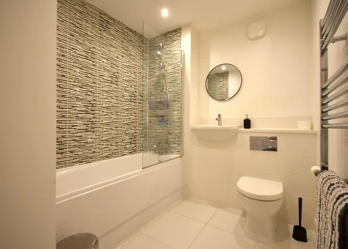 Modern 3br With Garden And Parking Mcr Holiday home *