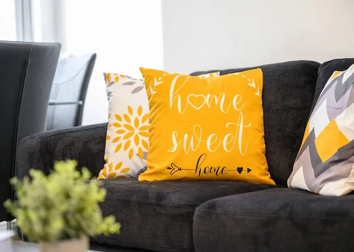 Bright And Cosy 3-bedroom Near - Free Parking - Sleeps 6 Σπίτι διακοπών