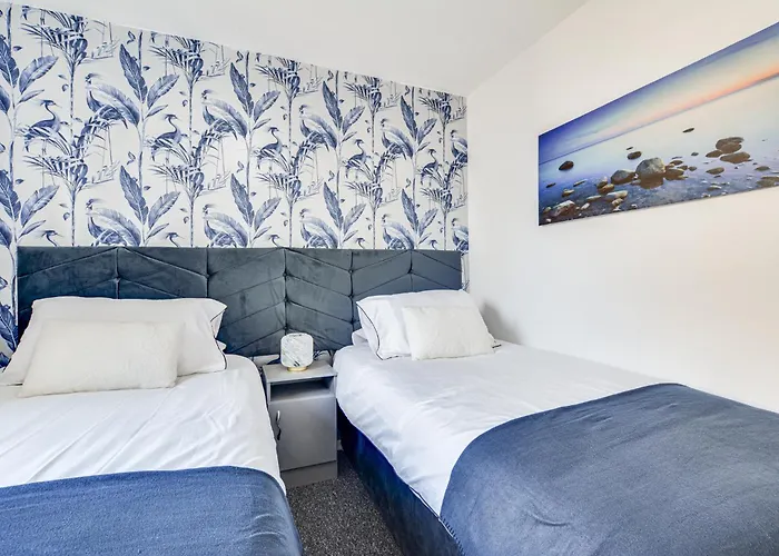 Casa vacanze New 3 Bedroom Stylish With Drive & Garden Manchester