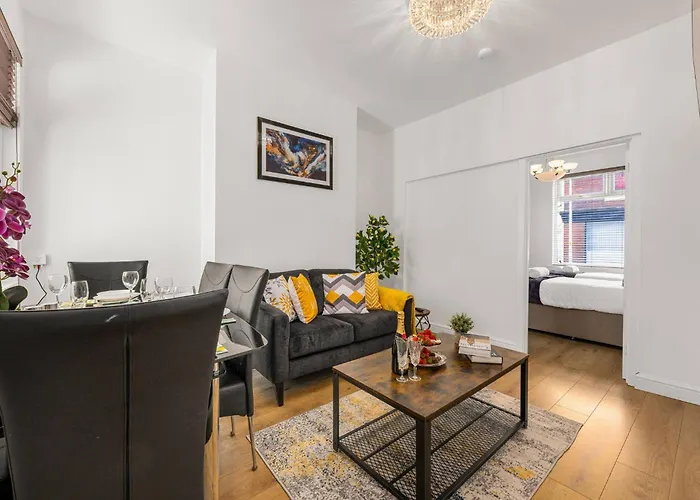 Bright And Cosy 3-bedroom Near - Free Parking - Sleeps 6 Μάντσεστερ