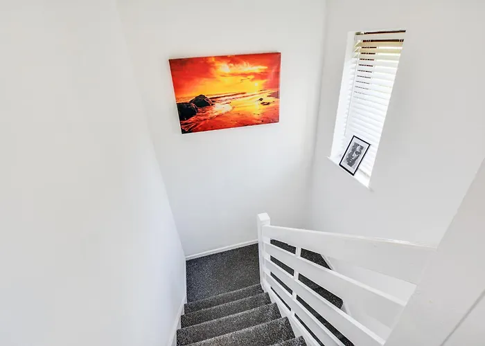 Casa vacanze New 3 Bedroom Stylish With Drive & Garden Manchester