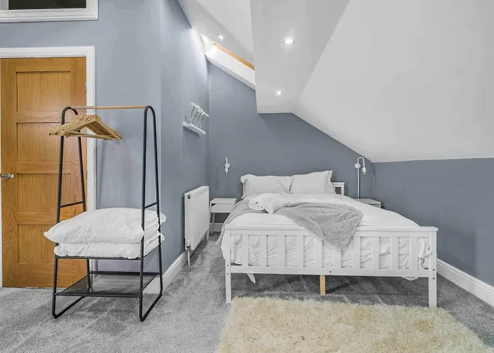 Guestready - Charming Retreat In Trafford 招待所